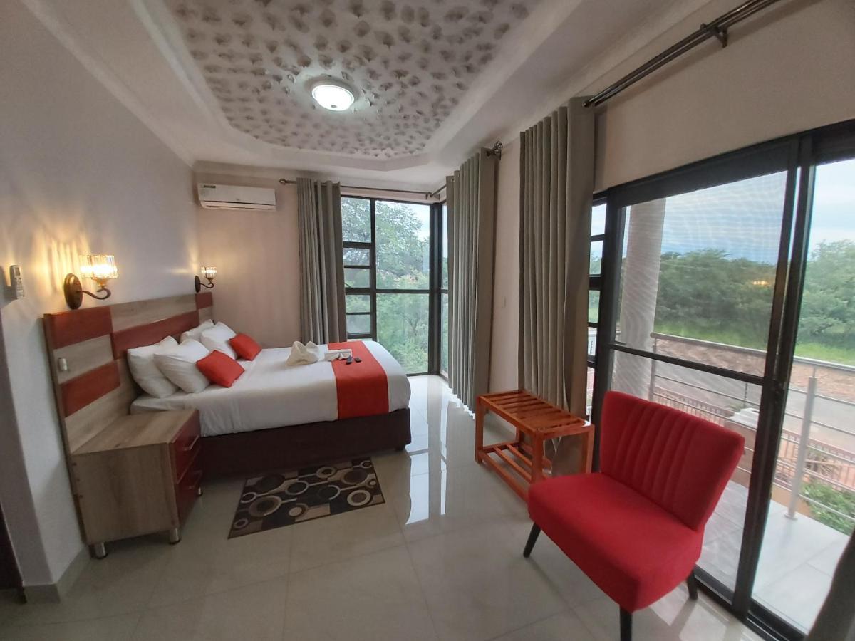 Top Stay Inn Kasane Bagian luar foto