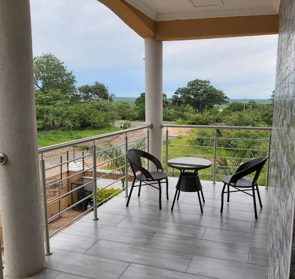Top Stay Inn Kasane Bagian luar foto